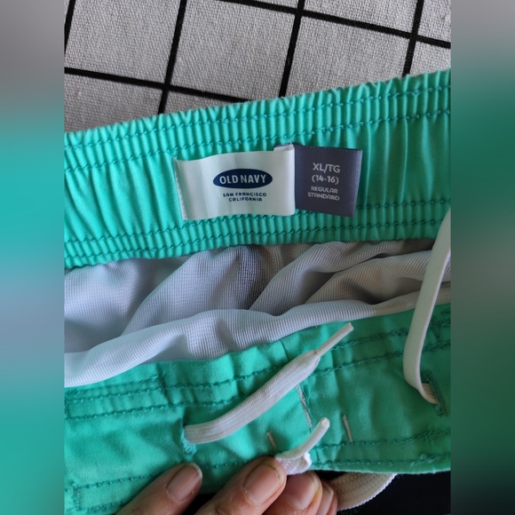 OLD NAVY Hammerhead Sharks Swim Trunks Shorts Bathing Suit Size Boys XL (14-16) - Picture 2 of 5